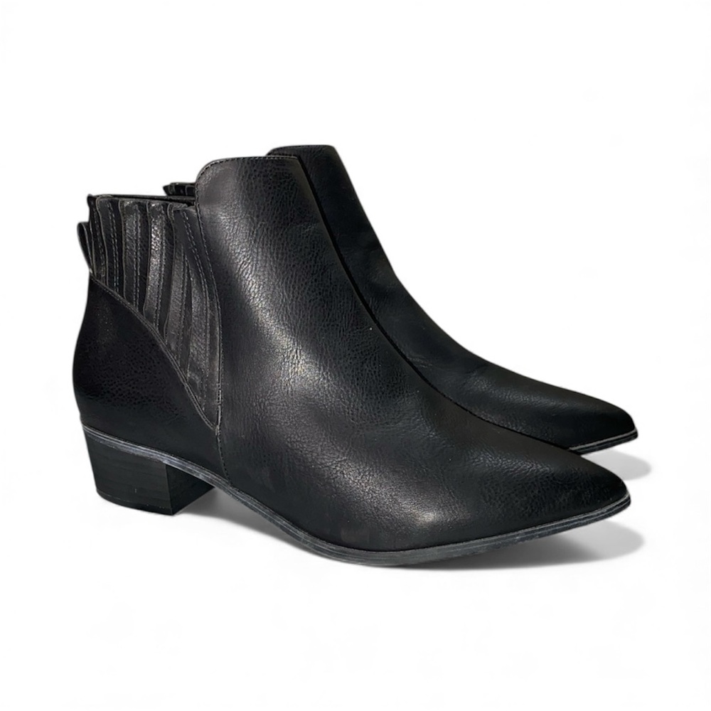 * American Eagle Outfitters size 8  Black leather Ankle Booties with block heel
